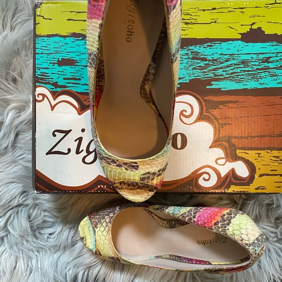 Zigisoho Heels - Picture 1 of 4